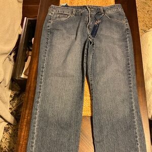 BANDOLINO Mandie Straight leg- no gap waistband and sits a little above waist